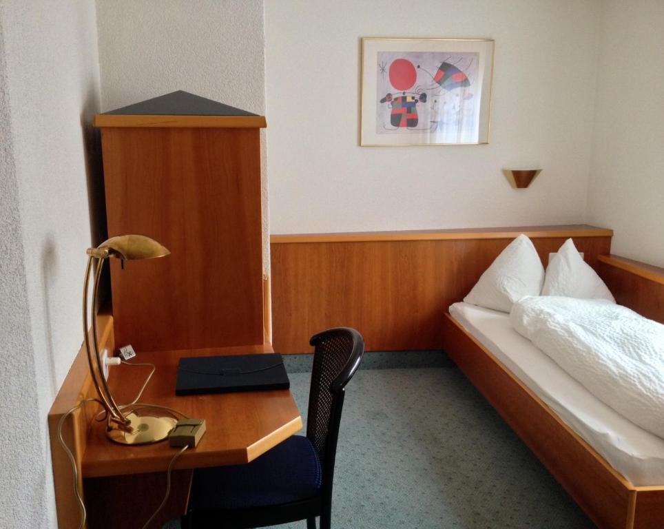 Hotel Ahorni Oberwald Pokoj fotografie